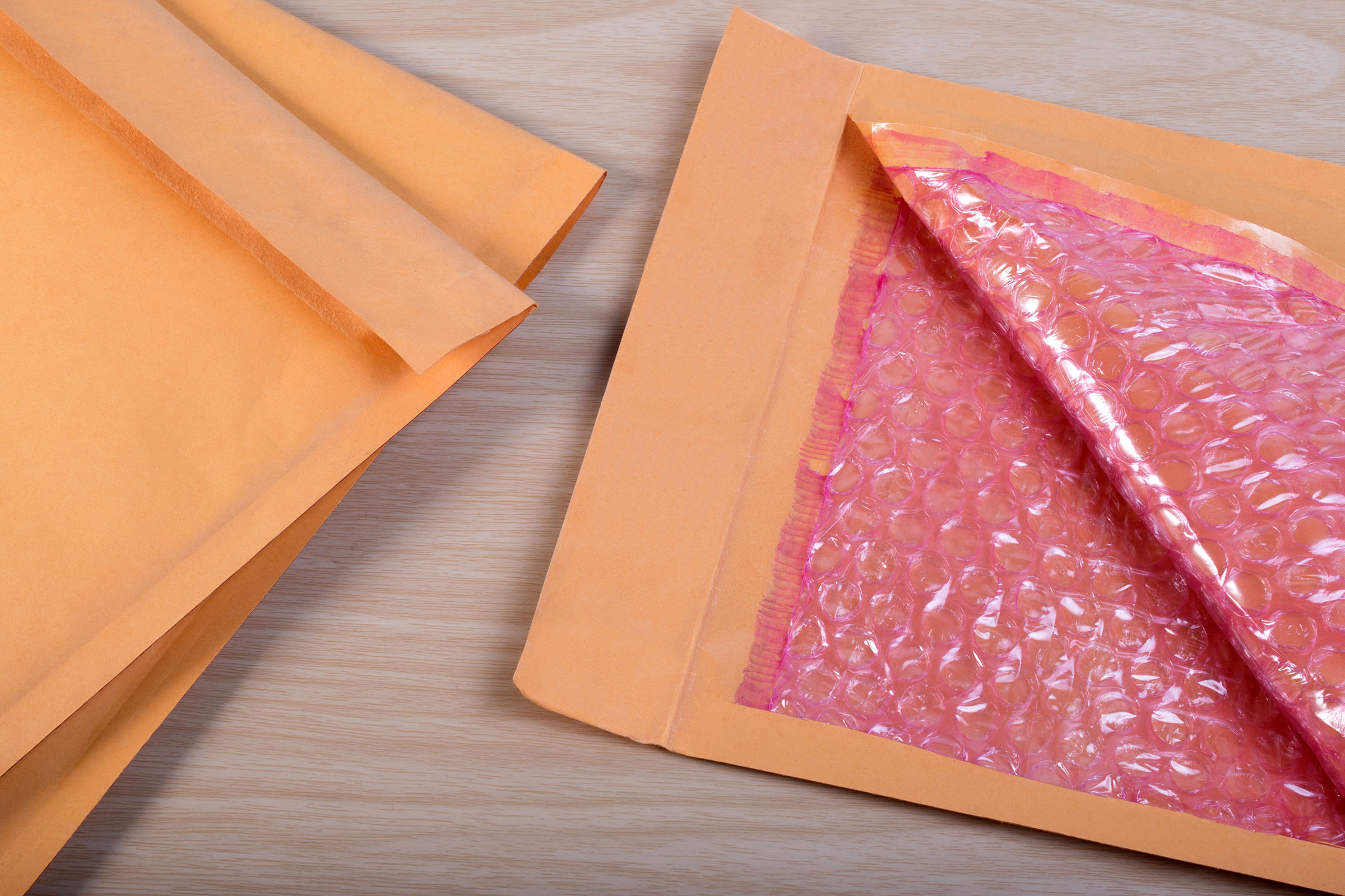 plastic bubble-wrap lined paper envelope