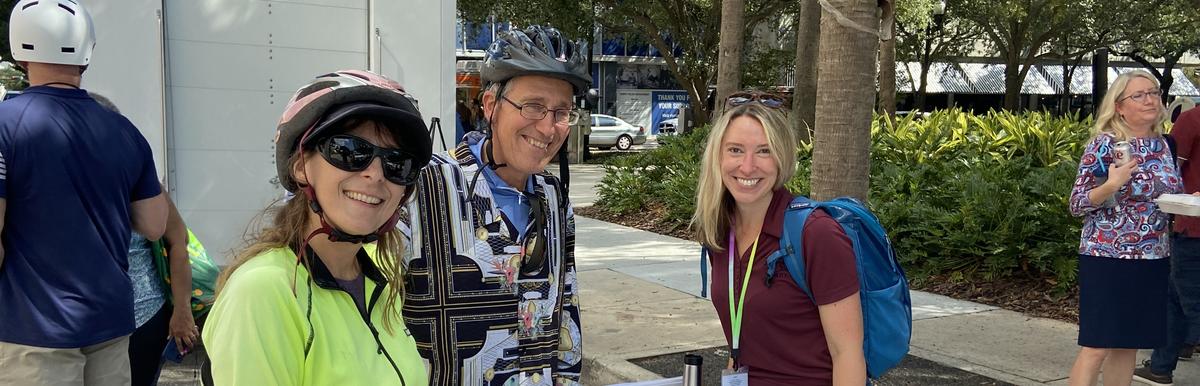 Tampa resident and cyclist visiting the Tampa MOVES table at 2022 Mobility Day