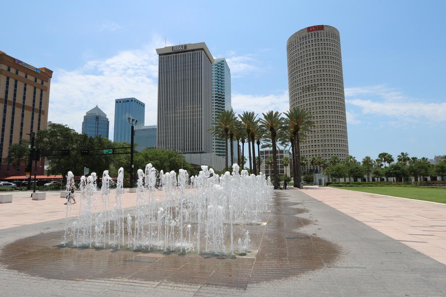 View of the Lourve fountain at Curtis Hixon Waterfront Park