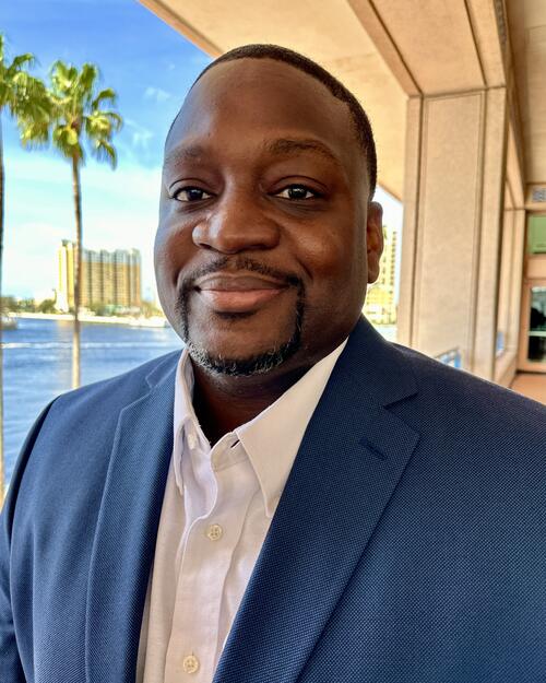 Headshot of Melvin Teartt