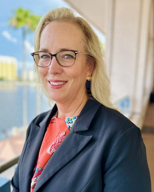 Headshot of Angela Dunn