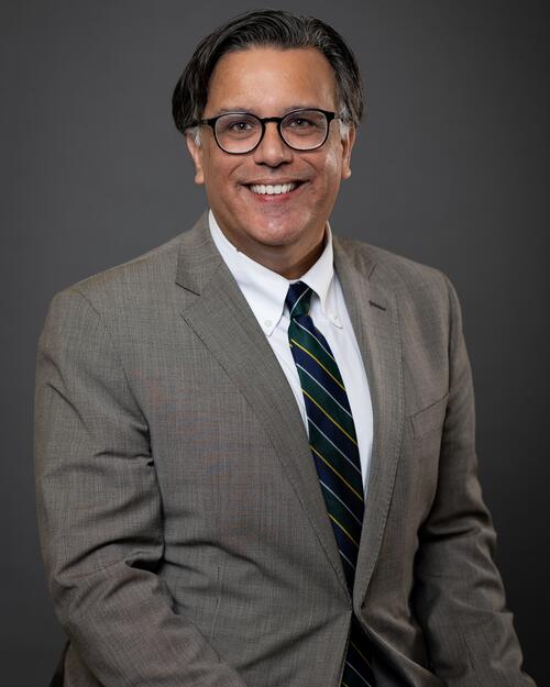 Councilman Luis Viera head shot