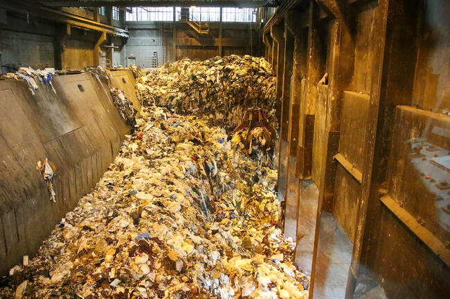 Piles of waste for energy conversion