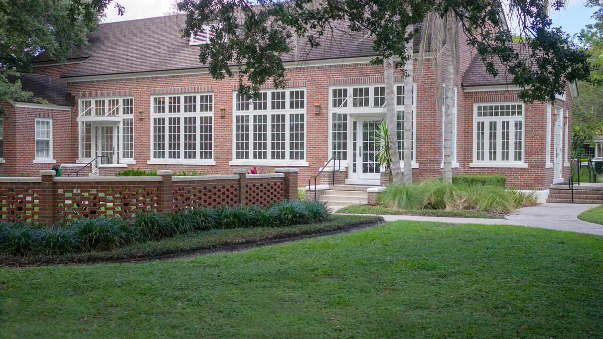 Seminole Garden Center exterior (side)