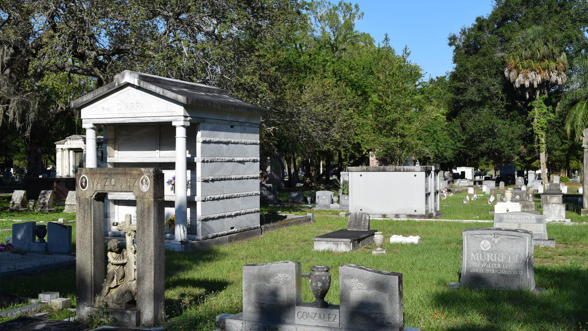 Woodlawn Cemetery Pioneer Garden